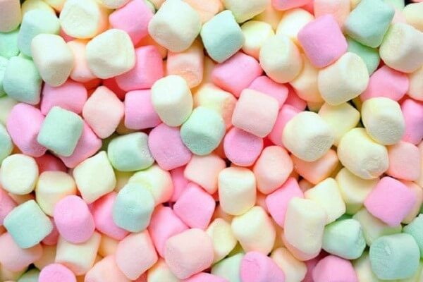 Tự làm kẹo marshmallow ngọt ngào cho mùa Giáng sinh ấm áp