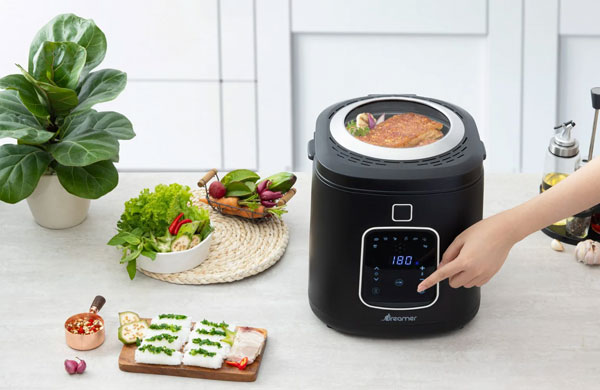 Nồi chiên không dầu Dreamer DF-S40B có thiết kế cửa kính ở phía trên nắp nồi